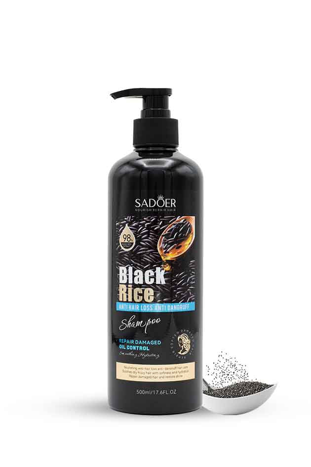 Sadoer Black Rice Anti-Hair Loss & Anti-Dandruff Shampoo 500 ml β Repair & Oil Control Formula with 98% Natural Extracts. Sadoer Black Rice shampoo bottle with black rice grains on a white background