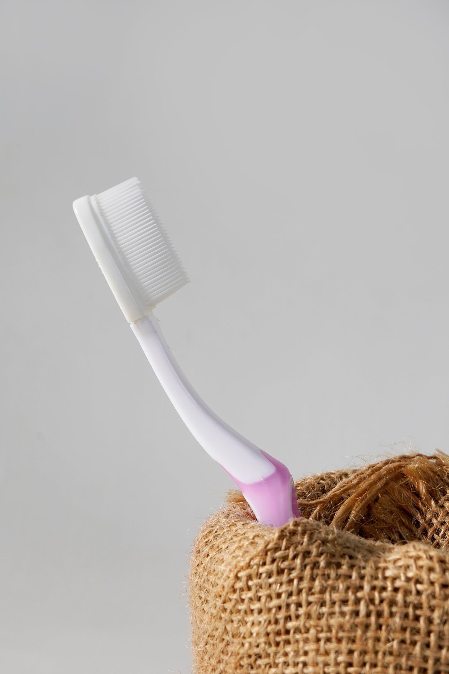 Yardlie Professional Toothbrush With Replaceable Medium and Soft Texture.